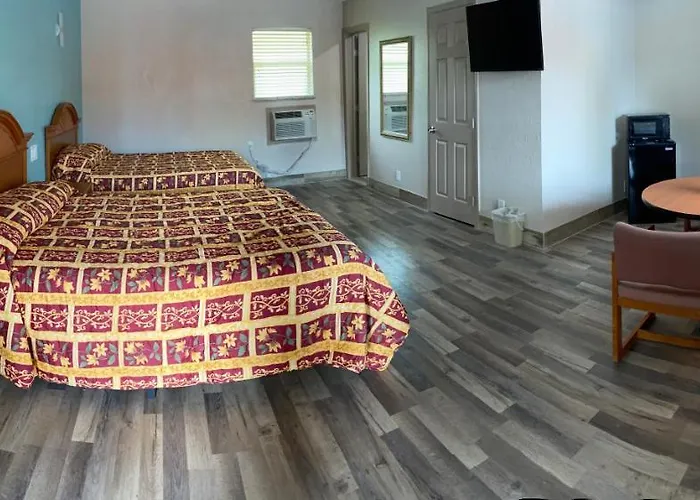 Red Carpet Inn