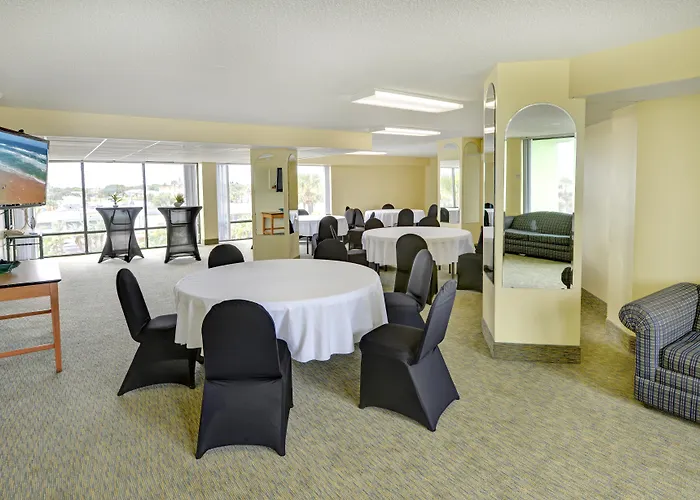 Cheap hotel: El Caribe Resort And Conference Center