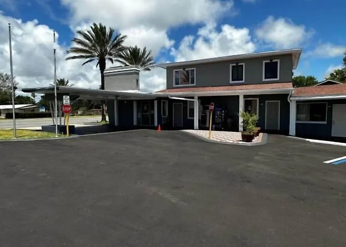 Red Carpet Inn