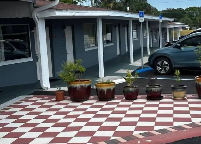 Red Carpet Inn